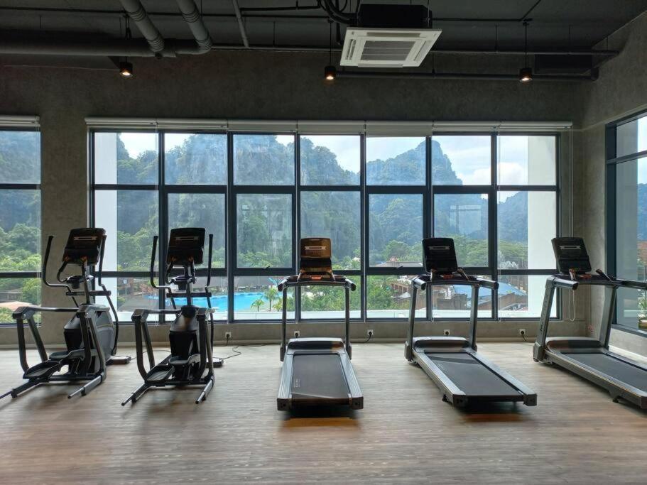 Ipoh Sunway Onsen Suites And Tambun Guesthouse , 3-14Pax 2Parking By Iwh Exterior photo