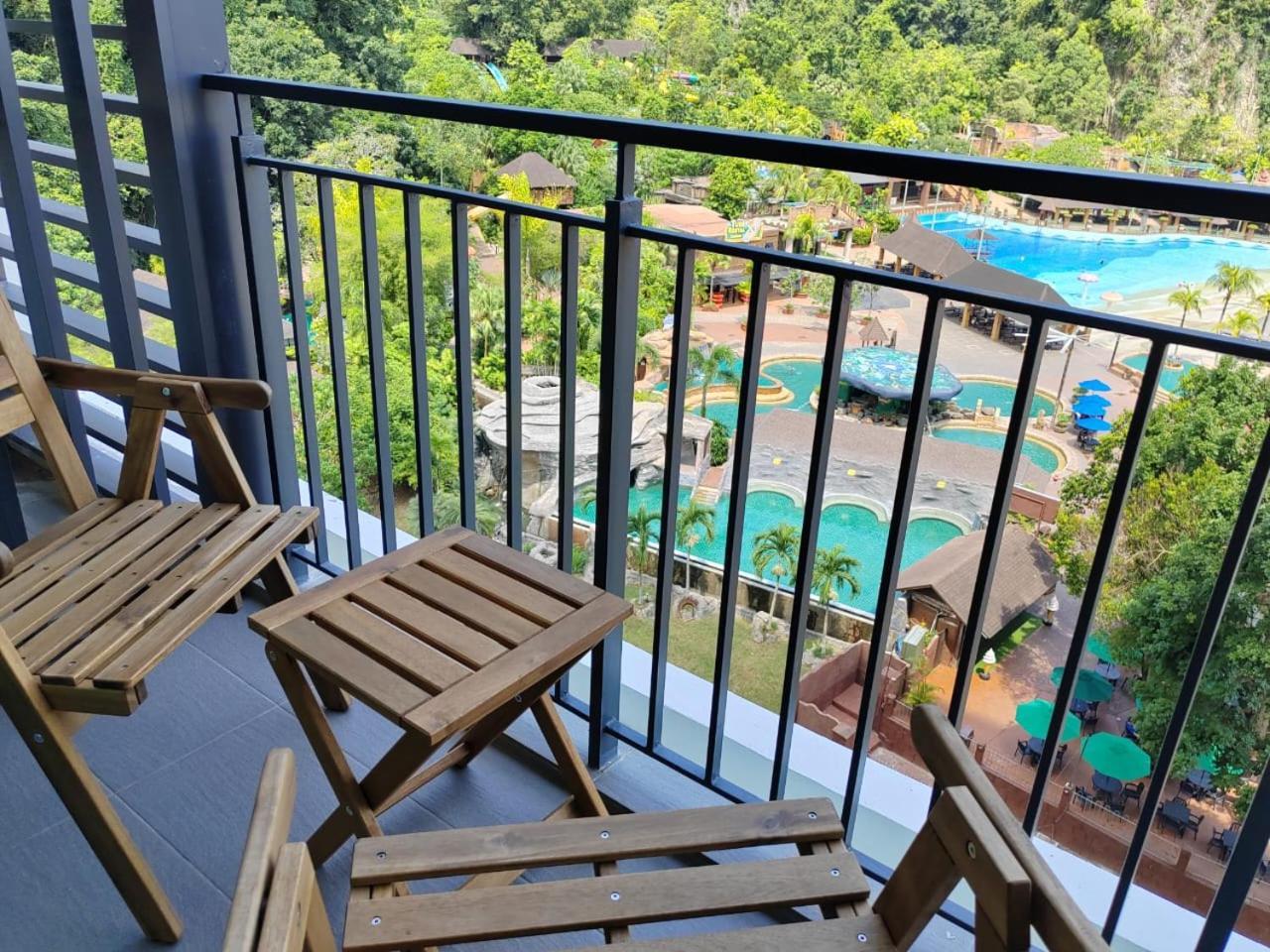 Ipoh Sunway Onsen Suites And Tambun Guesthouse , 3-14Pax 2Parking By Iwh Exterior photo