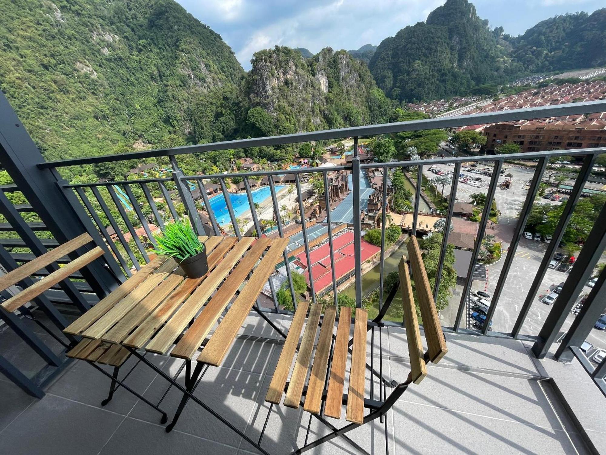 Ipoh Sunway Onsen Suites And Tambun Guesthouse , 3-14Pax 2Parking By Iwh Exterior photo