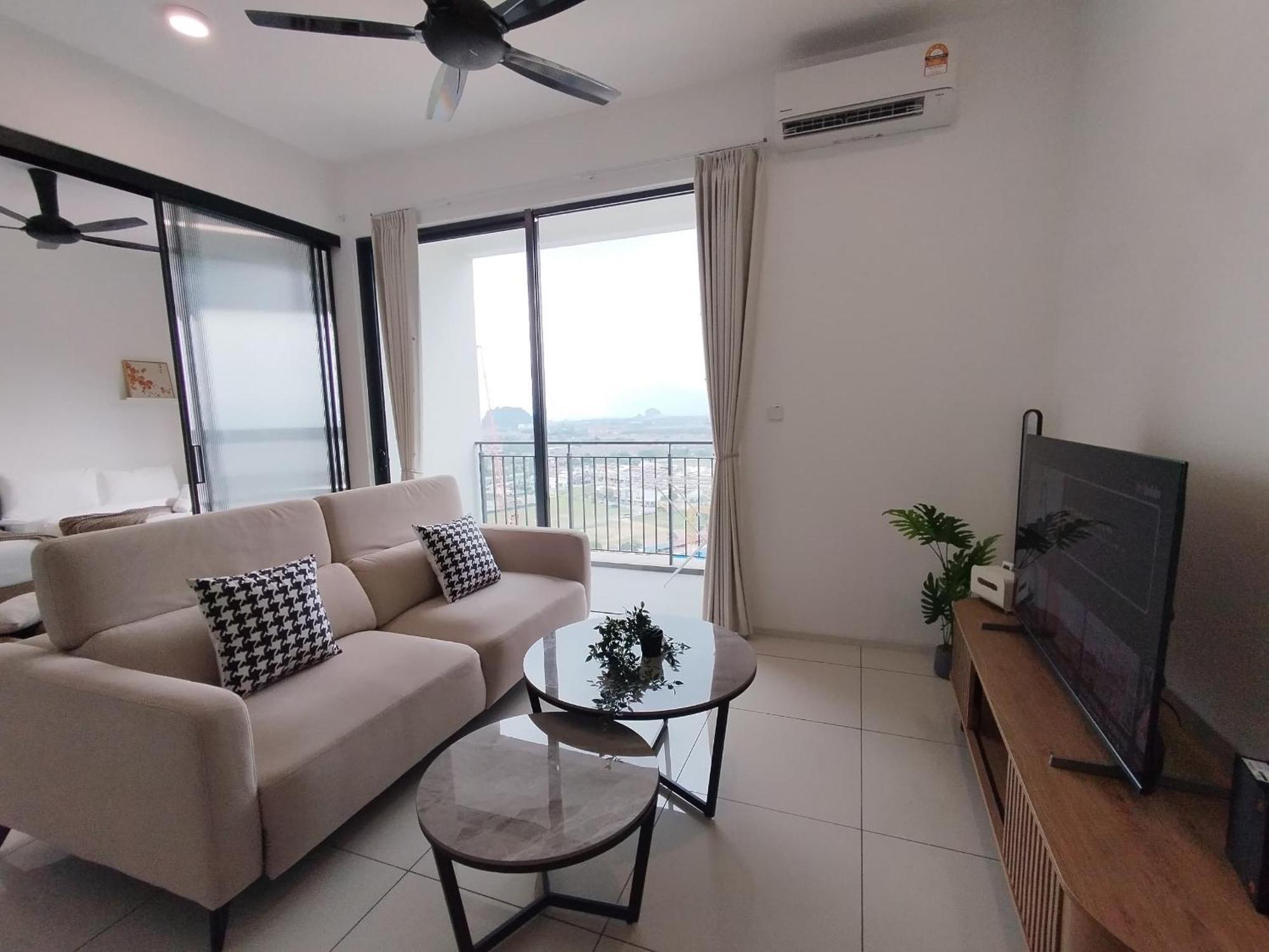 Ipoh Sunway Onsen Suites And Tambun Guesthouse , 3-14Pax 2Parking By Iwh Exterior photo